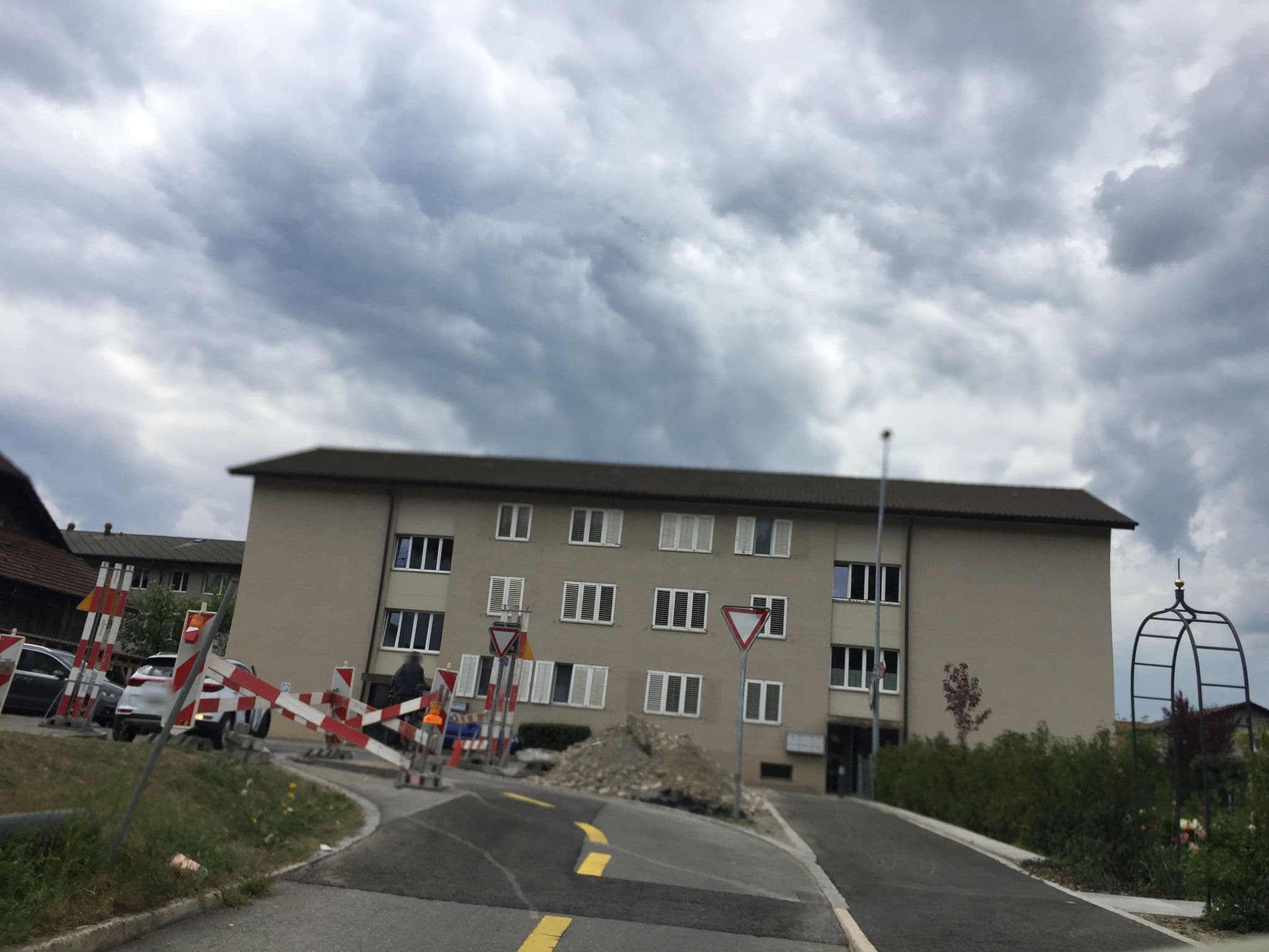 Street view near Phetrophat Jui's Swiss Trips & Homestay, Heimberg — © trac71 (CC BY-SA · Mapillary)