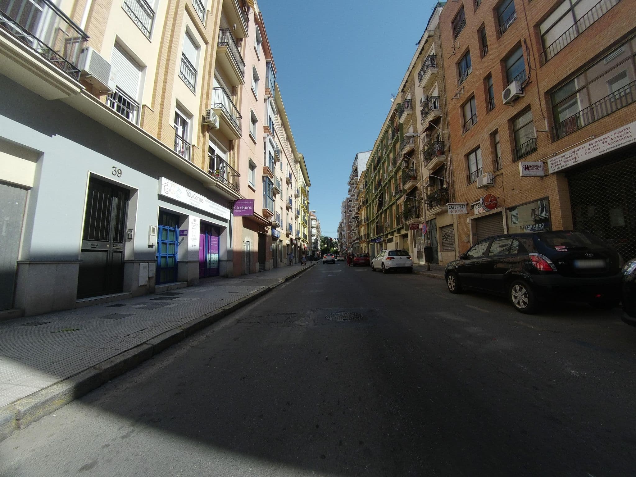 Street view near La Vega Rooms, Huelva — © chiseyin (CC BY-SA · Mapillary)