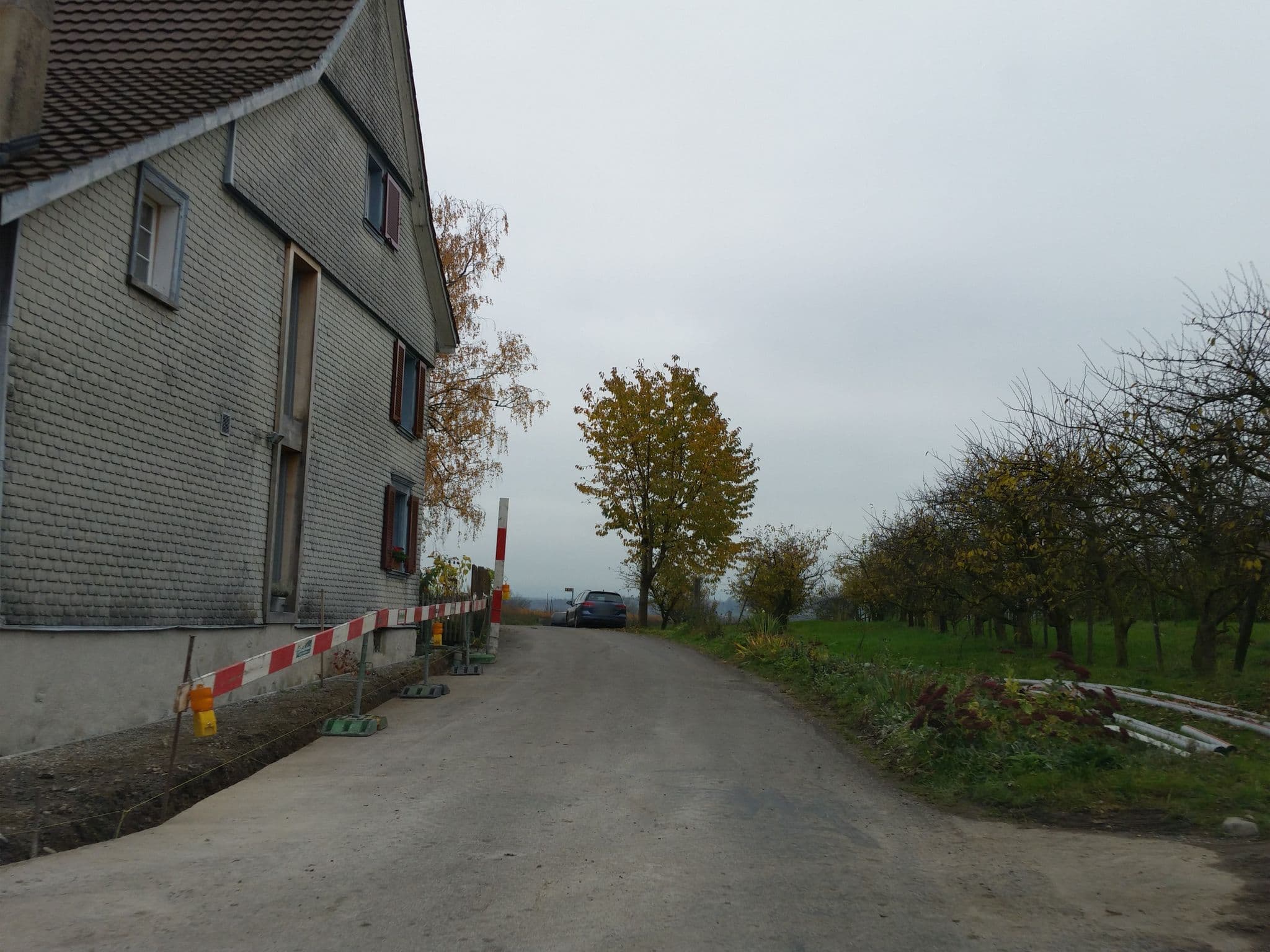Street view near Chatzerütihof, Ferien im Baudenkmal, Amriswil — © himmelbuerger (CC BY-SA · Mapillary)