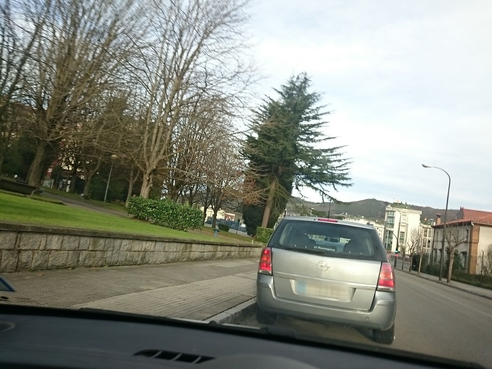 Street view near Hostal Goias, Oviedo — © yopaseopor (CC BY-SA · Mapillary)