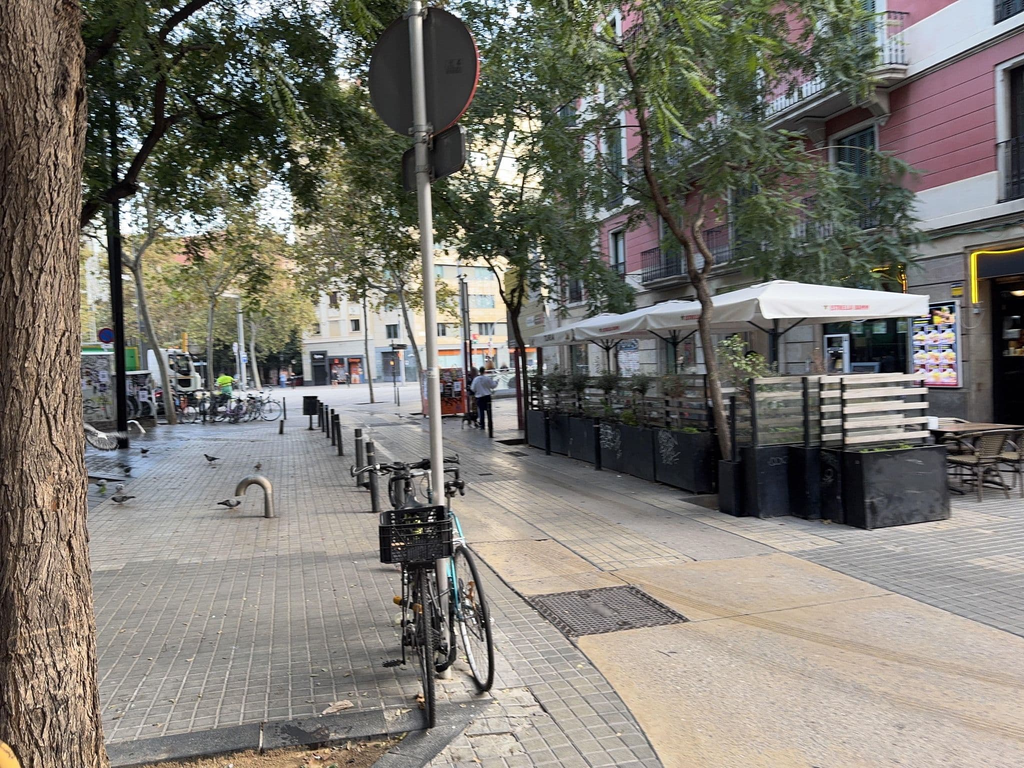Street view near Casa Vaganto, Poble Sec — © kino (CC BY-SA · Mapillary)