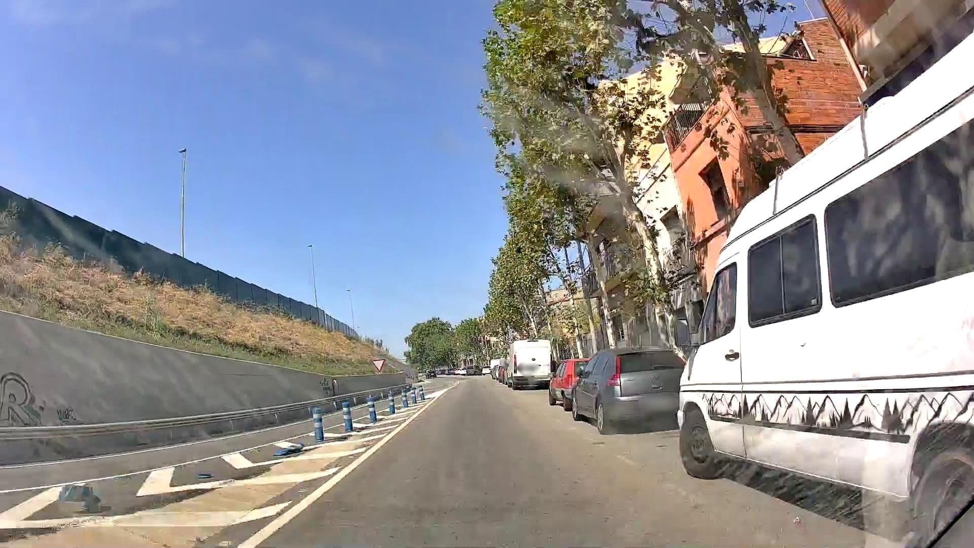 Street view near Hostal Roc Blanc, Terrassa — © m_esp_32 (CC BY-SA · Mapillary)