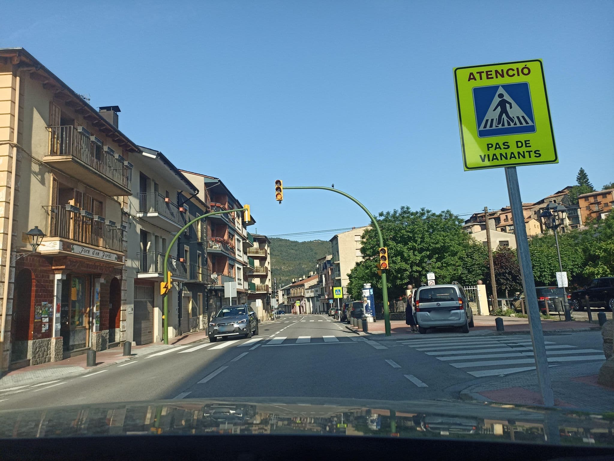 Street view near Hotel El Niu de Martinet, Toloriu — © toniserra (CC BY-SA · Mapillary)
