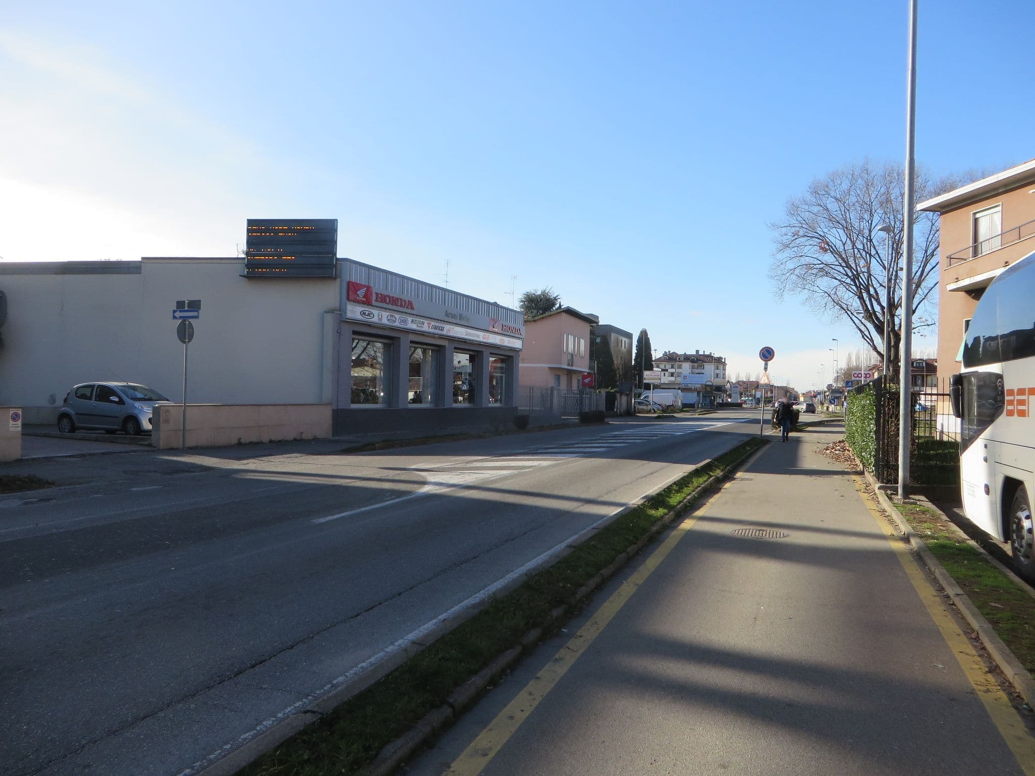 Street view near Hotel Ristorante Novara Expo, Bareggio — © lary_fede (CC BY-SA · Mapillary)