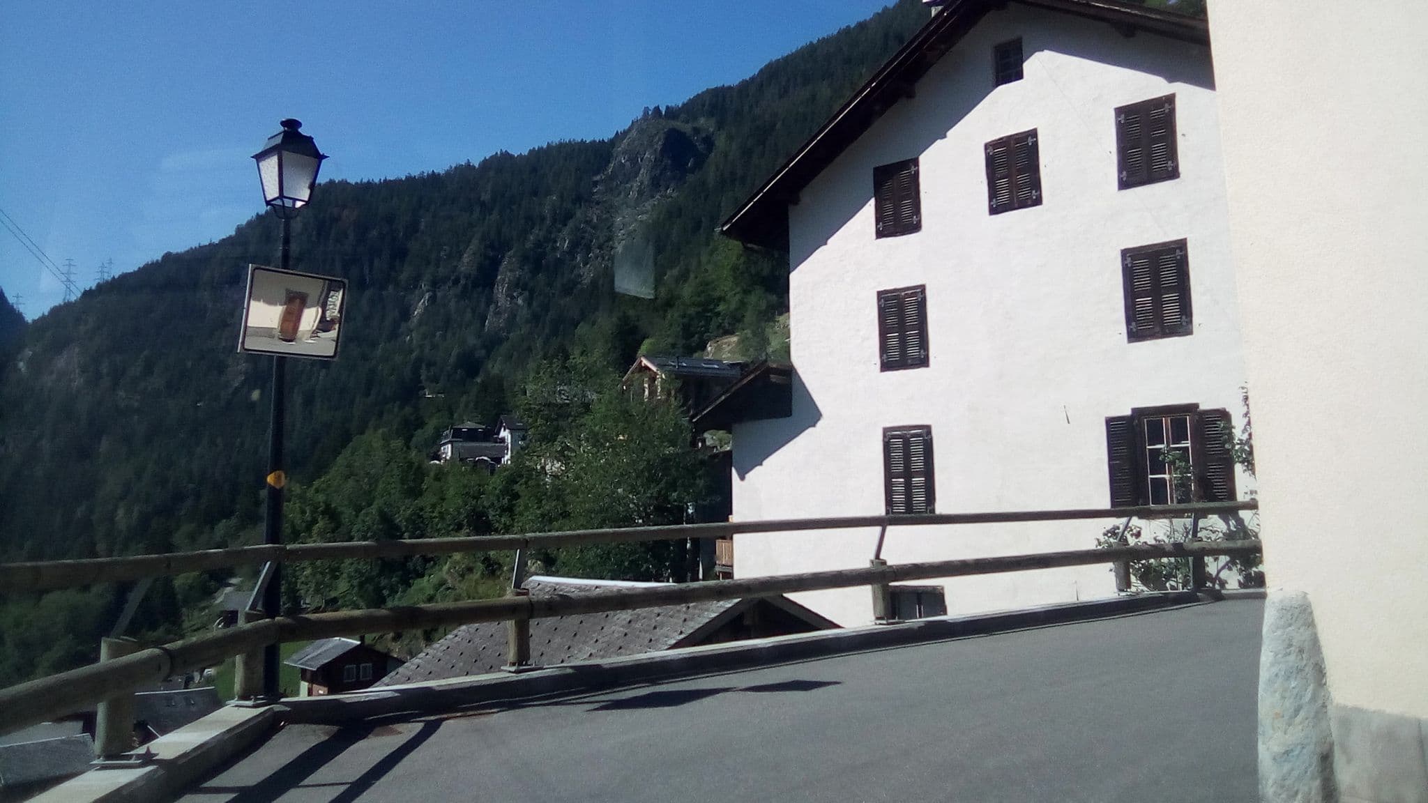 Street view near A Flanc de Montagne, Salvan — © randalf (CC BY-SA · Mapillary)