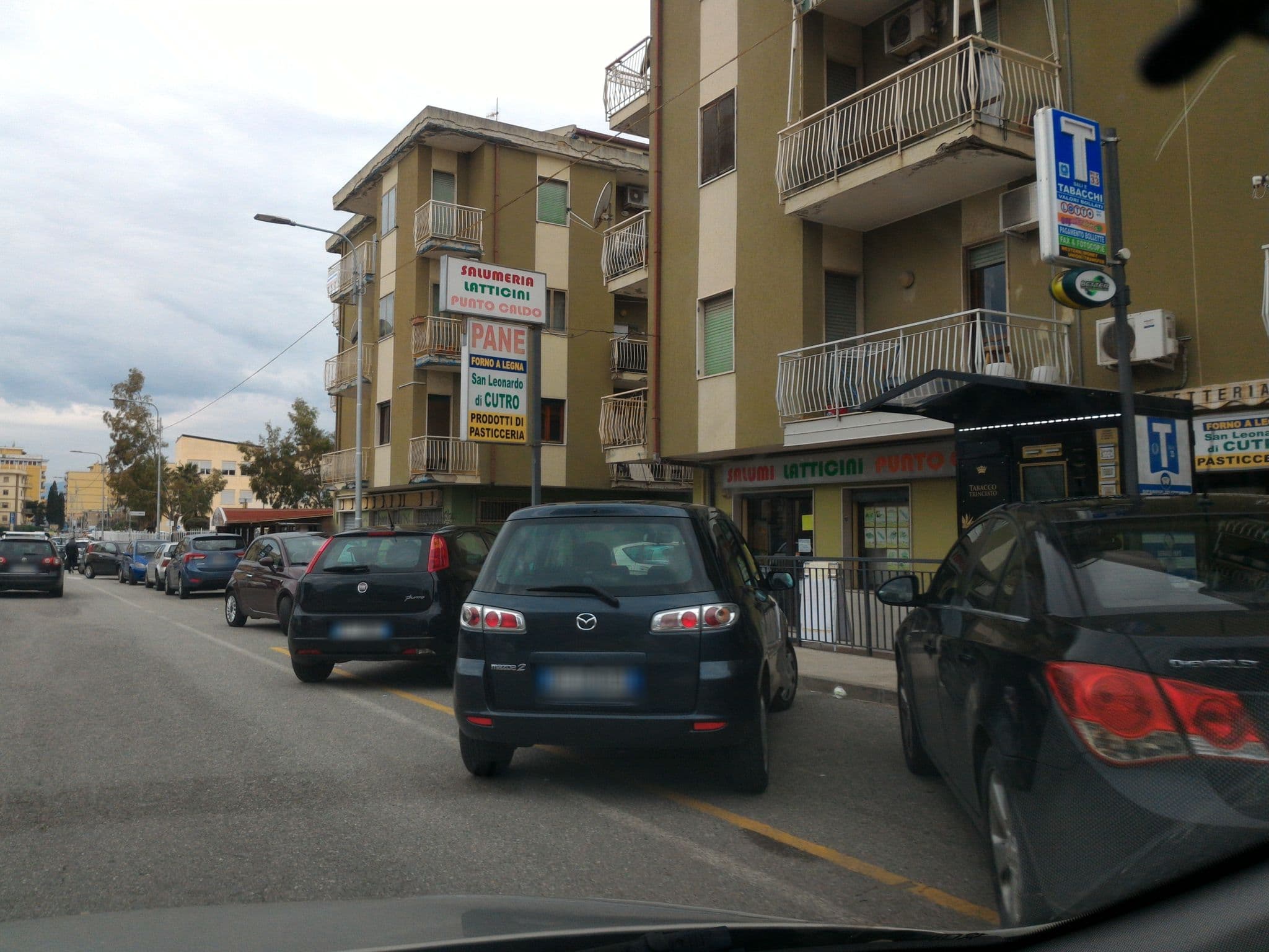 Street view near Hotel Niagara, Barone — © ingcelsi (CC BY-SA · Mapillary)