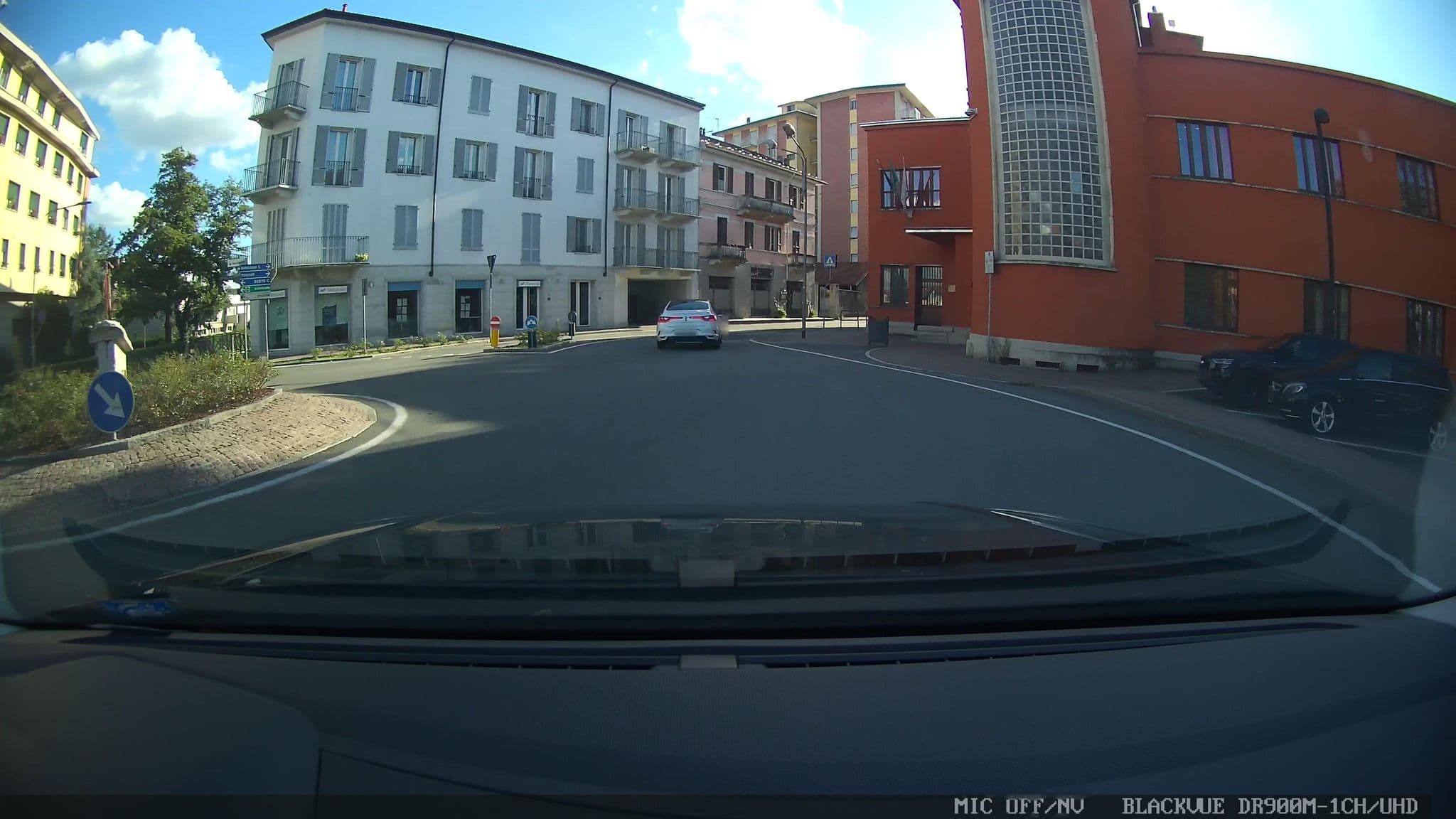 Street view near Hotel Ramoverde, Borgomanero — © mikki65 (CC BY-SA · Mapillary)