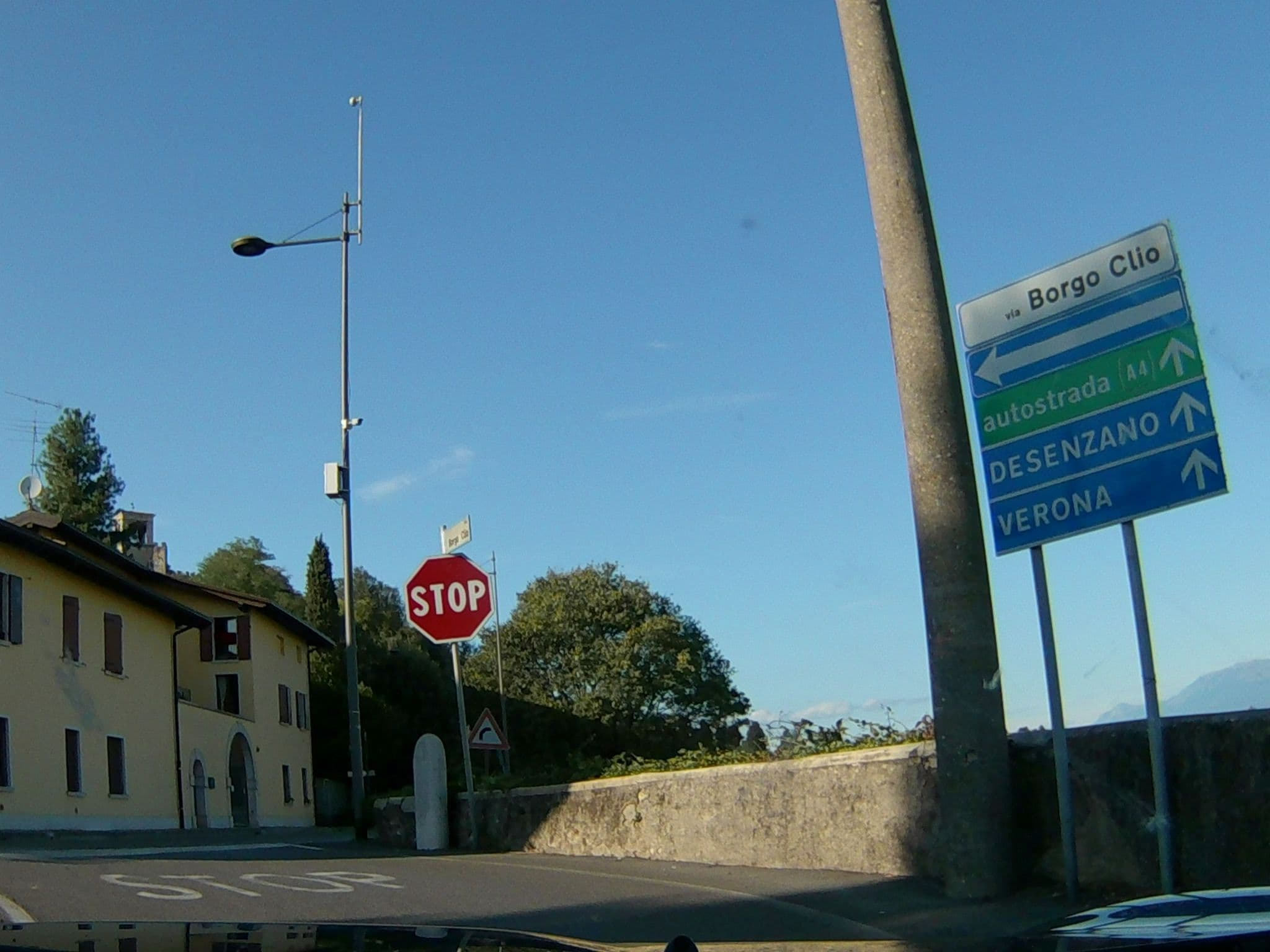 Street view near Albergo trattoria italia, Lonato — © endszbrxns (CC BY-SA · Mapillary)