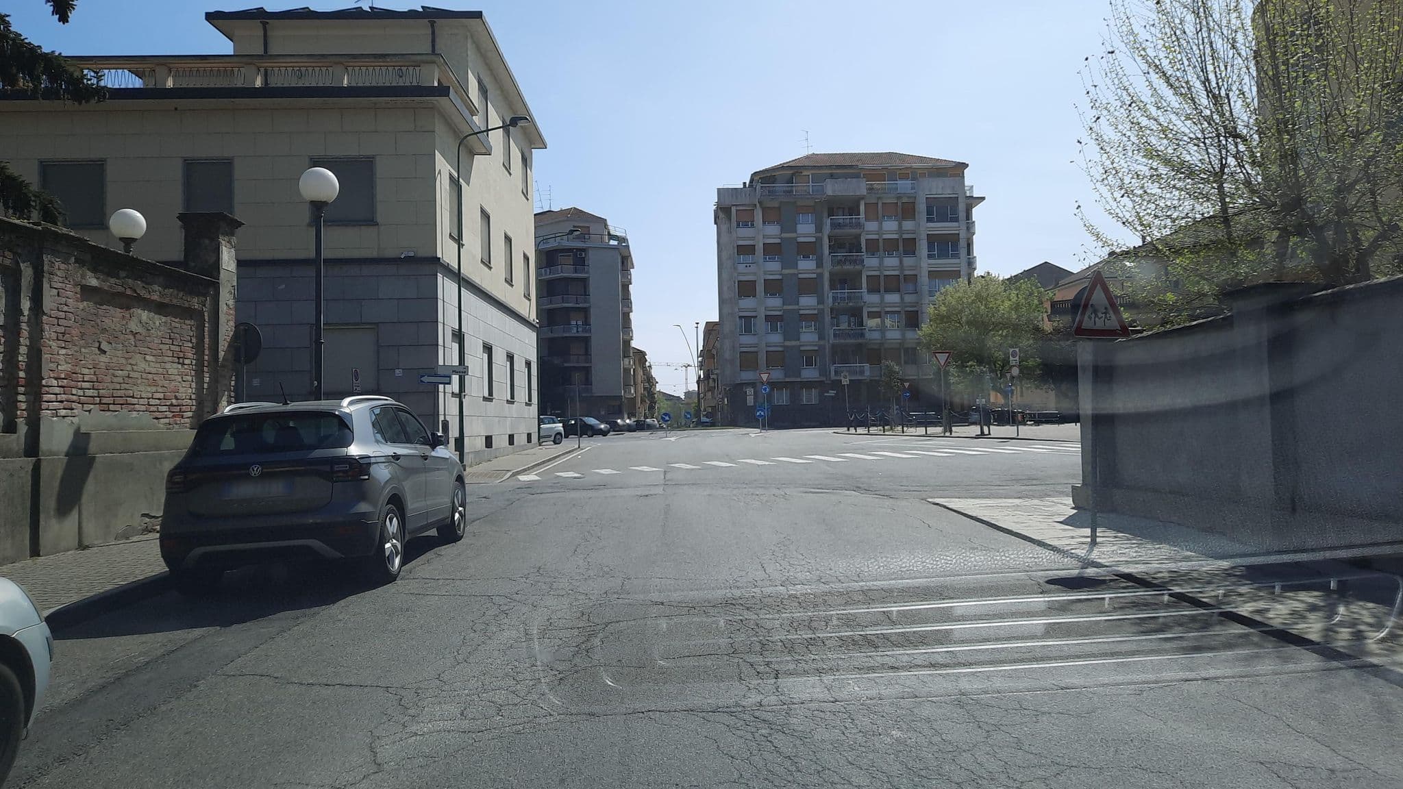 Street view near Cars Hotel, Casale Monferrato — © musuruan (CC BY-SA · Mapillary)