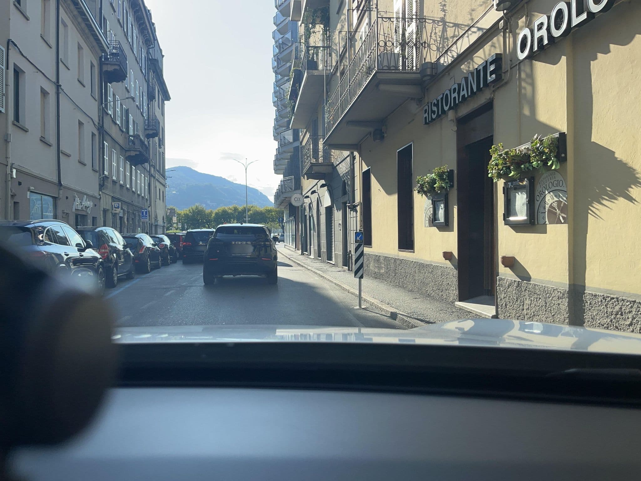 Street view near Gaby Lake Suites, Como — © lin_wang (CC BY-SA · Mapillary)