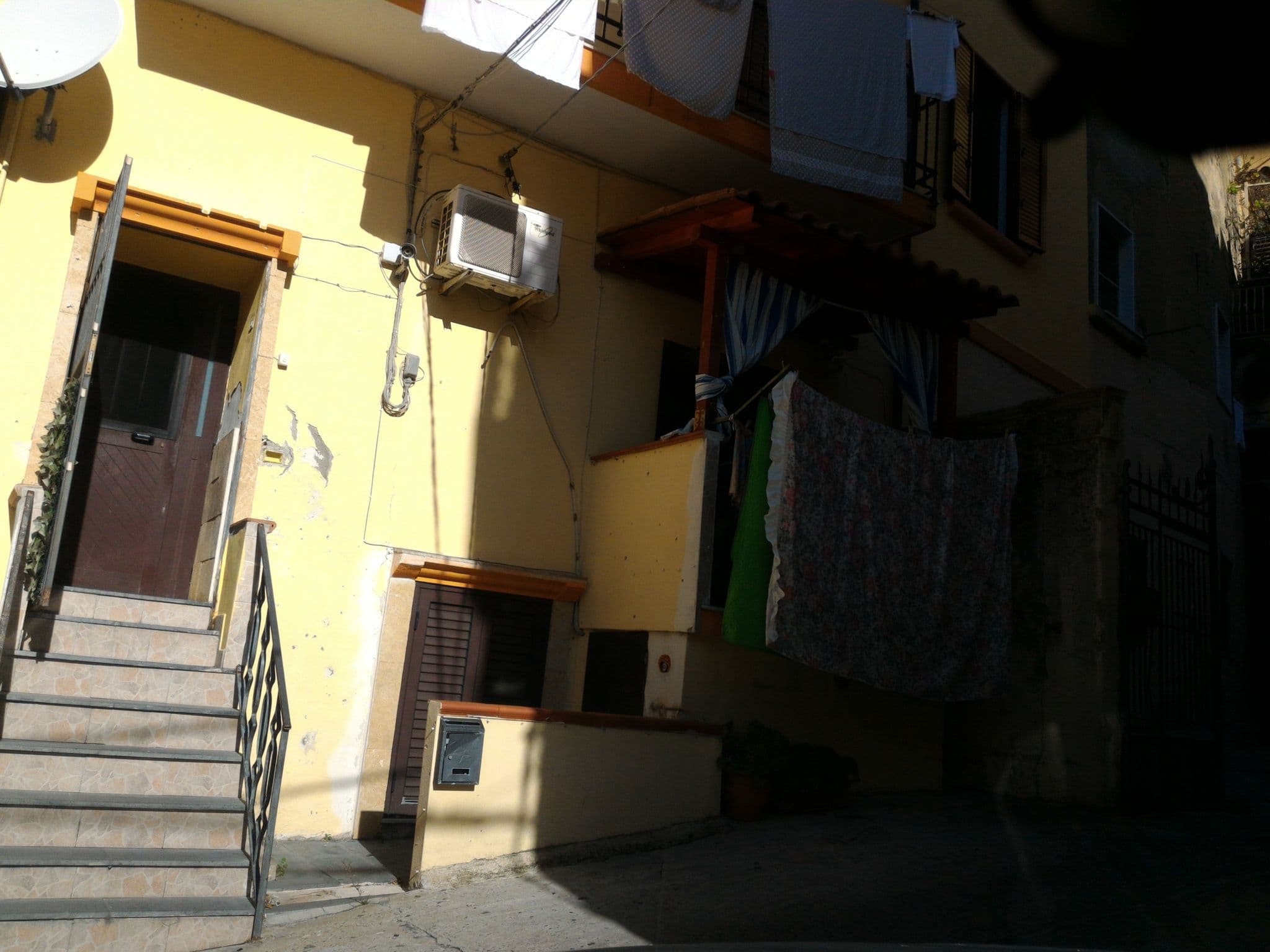 Street view near Re Carlo suite & spa, Crotone — © ingcelsi (CC BY-SA · Mapillary)