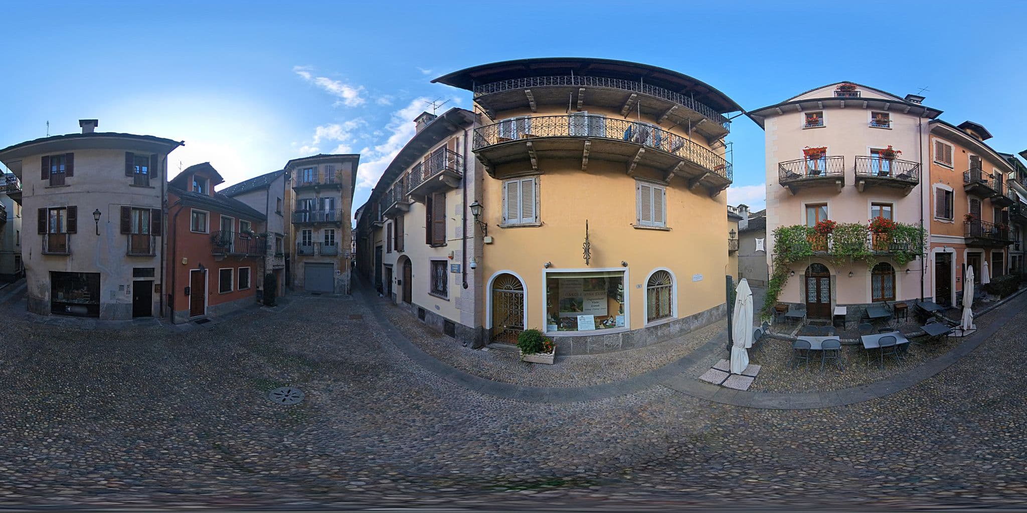 Street view near Domus Residence, Domodossola — © arrow360 (CC BY-SA · Mapillary)