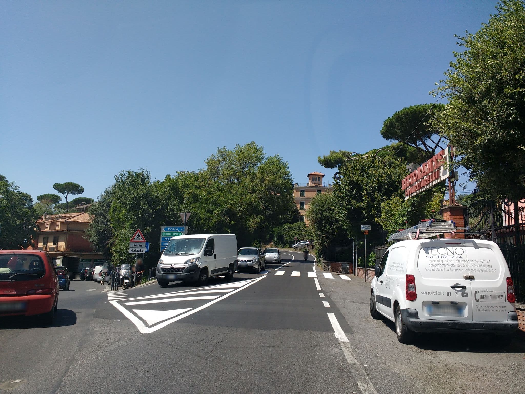 Street view near Hotel Squarciarelli Grottaferrata, Grottaferrata — © thetornado76 (CC BY-SA · Mapillary)