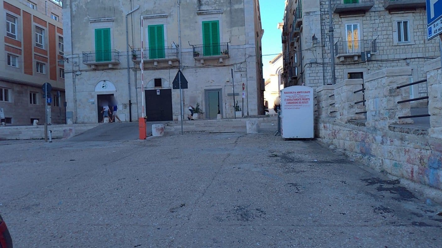Street view near B&B Giovinazzo Historic Apulia, Giovinazzo — © msanti (CC BY-SA · Mapillary)
