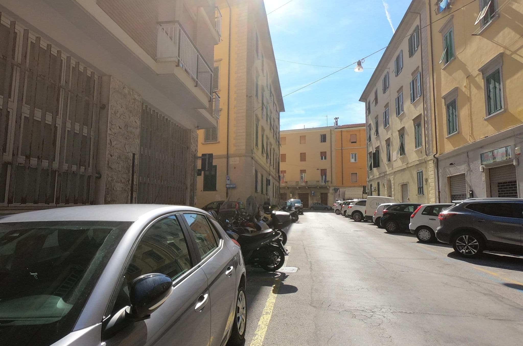 Street view near Albergo Cavour Self check-in Livorno, Livorno — © momix (CC BY-SA · Mapillary)
