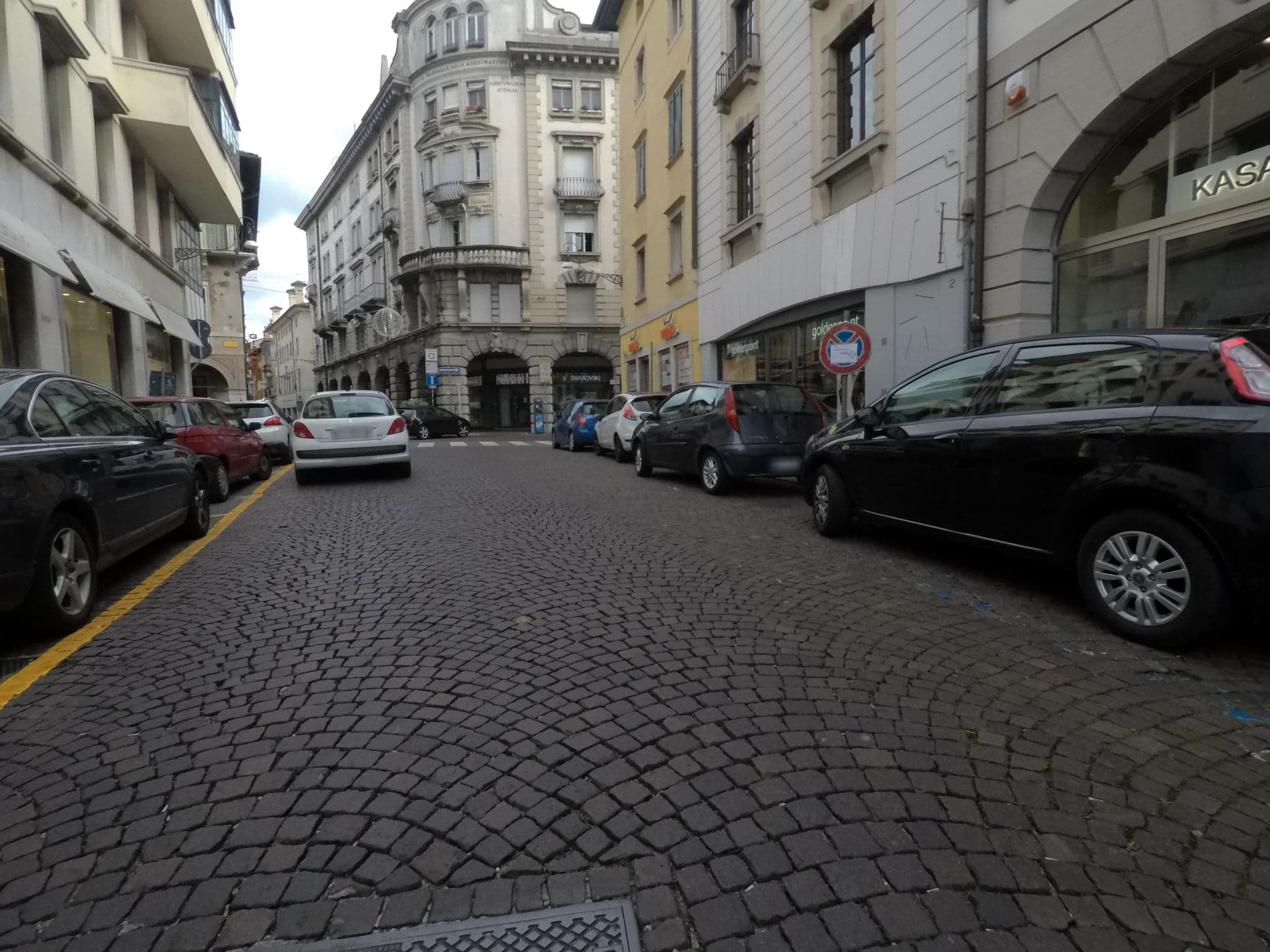 Street view near Astoria Hotel Italia, Udine — © borgofum (CC BY-SA · Mapillary)