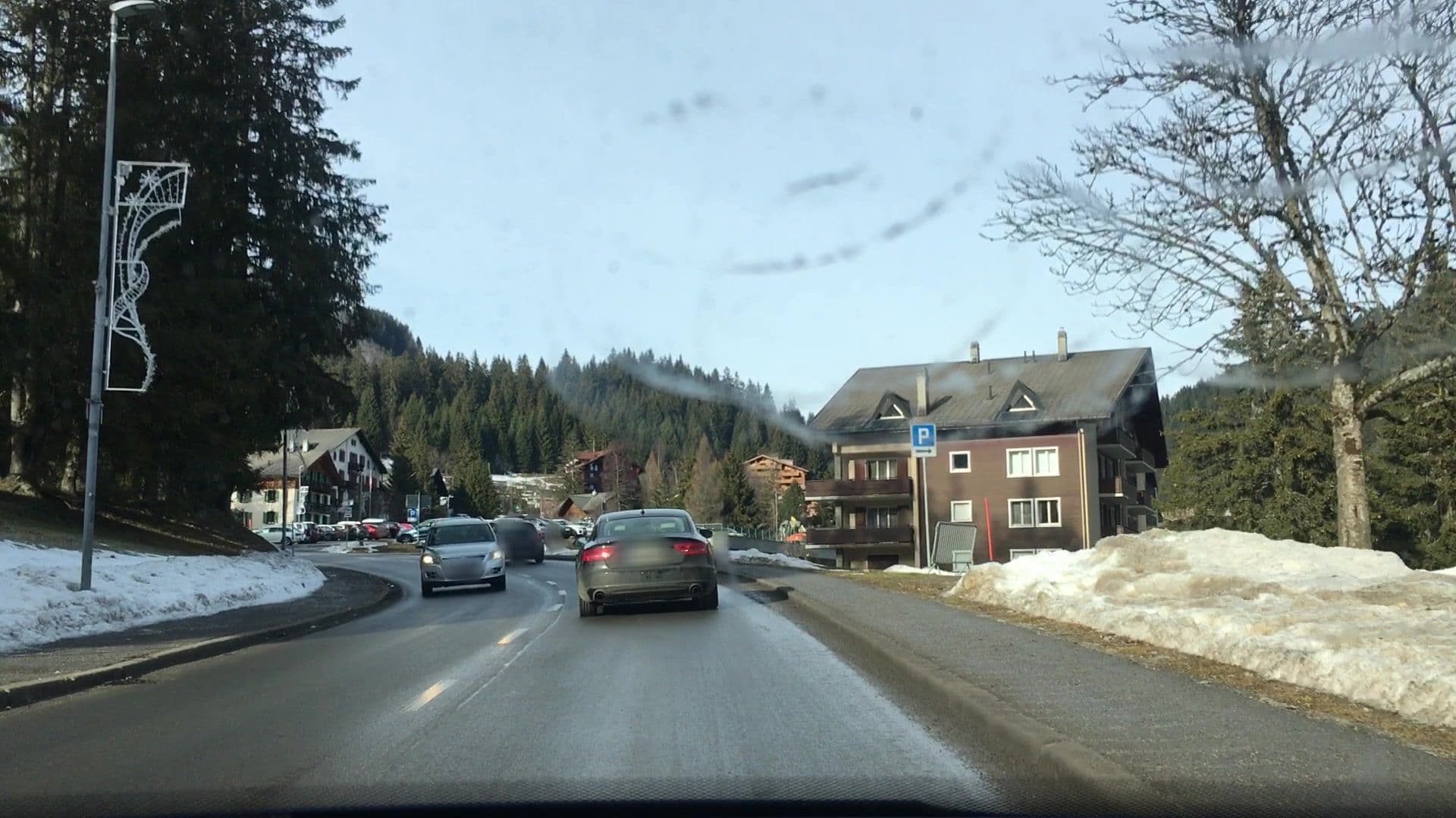 Street view near Bellevue, Troistorrents — © lvl5 (CC BY-SA · Mapillary)