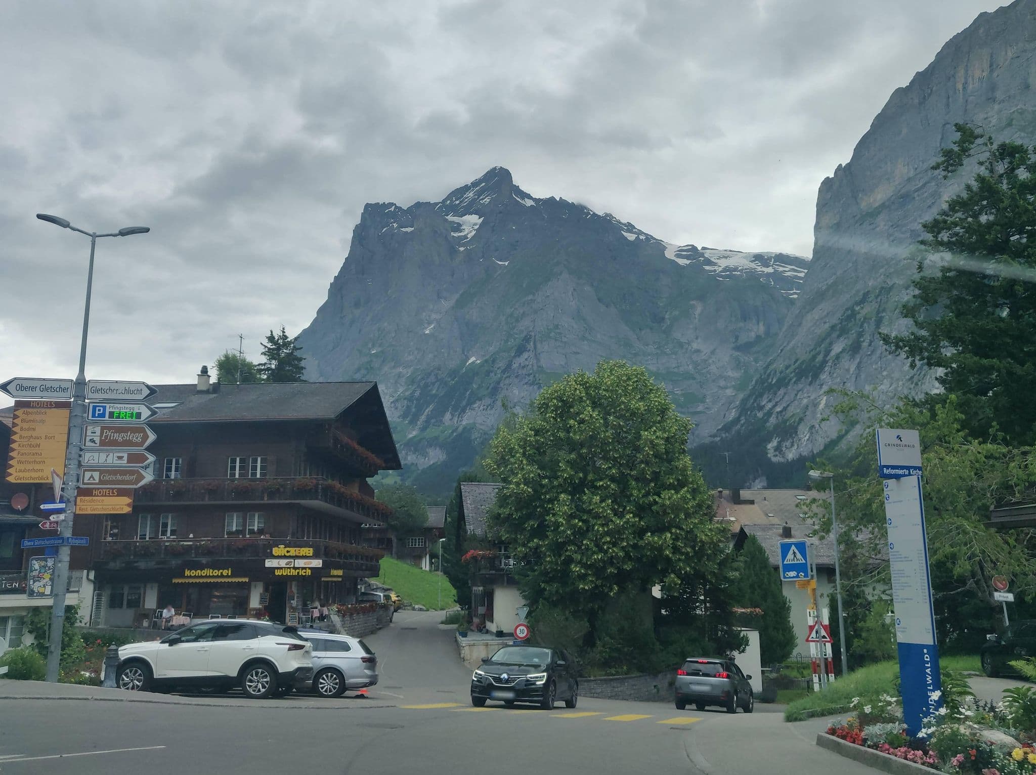 Street view near Gletschergarten, Grindelwald — © Yha1 (CC BY-SA · Mapillary)