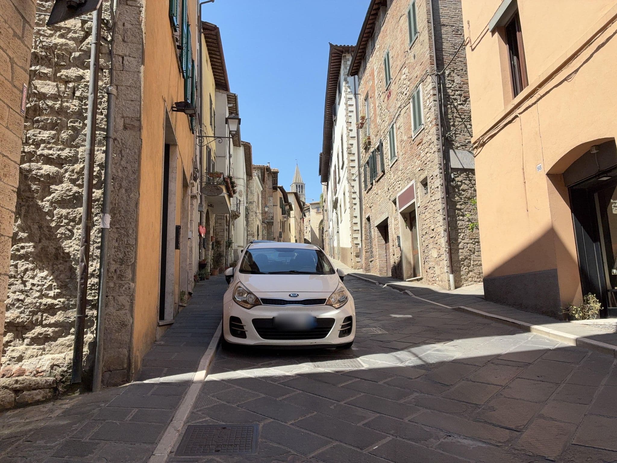 Street view near Lemon Tree Boutique Guesthouse, Todi — © panbauletto (CC BY-SA · Mapillary)