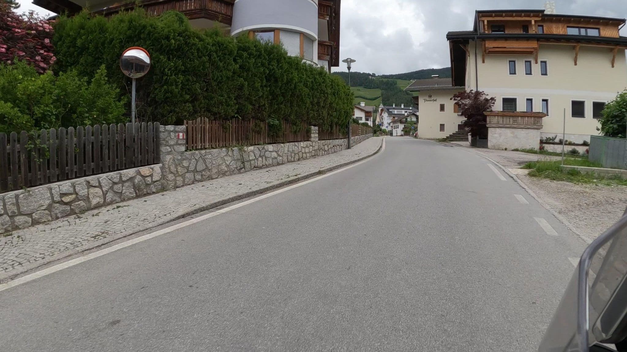 Street view near Untergopprat Hof, Rodengo - Rodeneck — © crami (CC BY-SA · Mapillary)