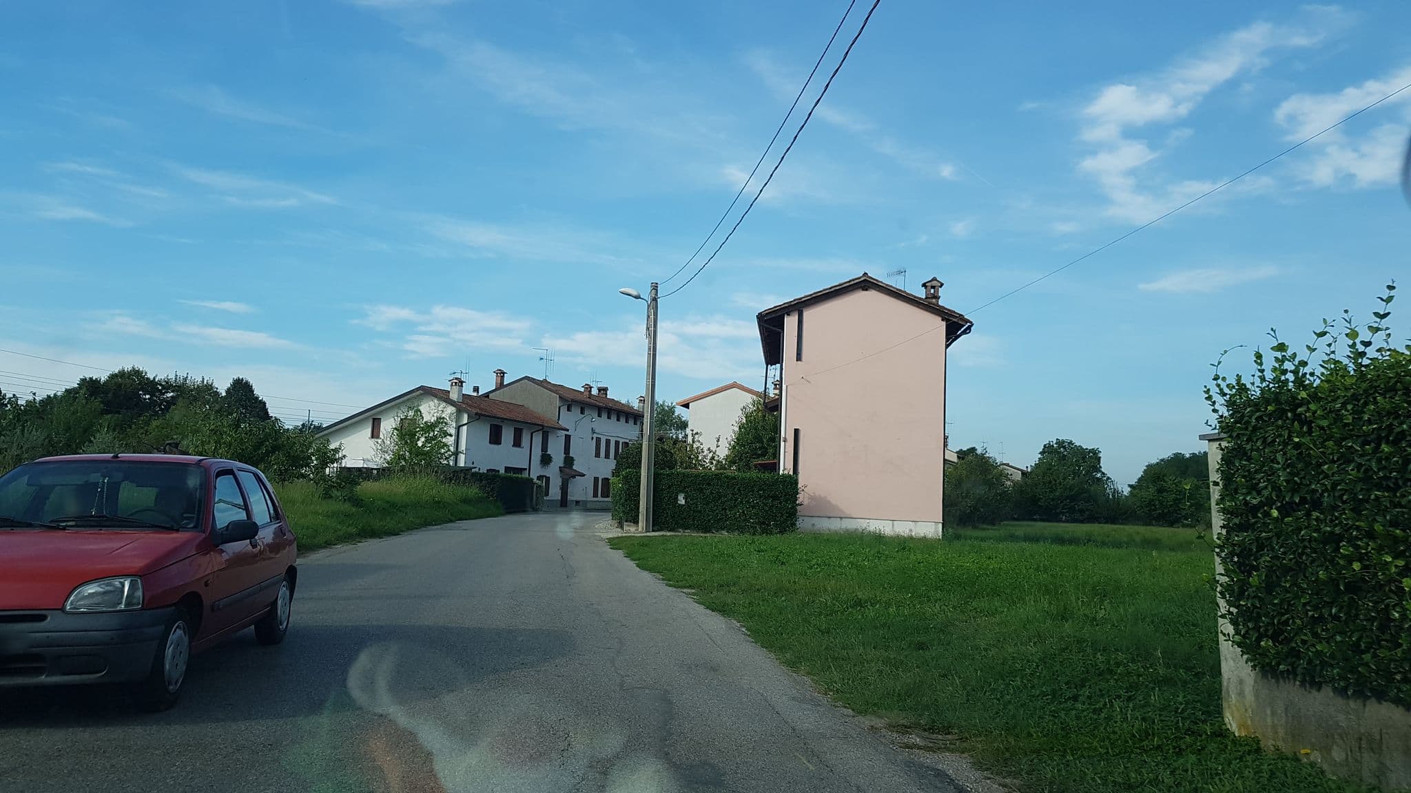 Street view near Villa house overlooking the Collio, Mossa — © igorzo (CC BY-SA · Mapillary)