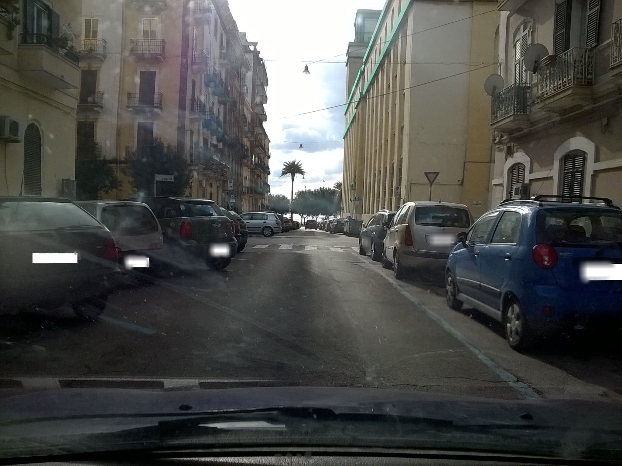 Street view near Le Suite dei Due Mari, Taranto — © giantar (CC BY-SA · Mapillary)