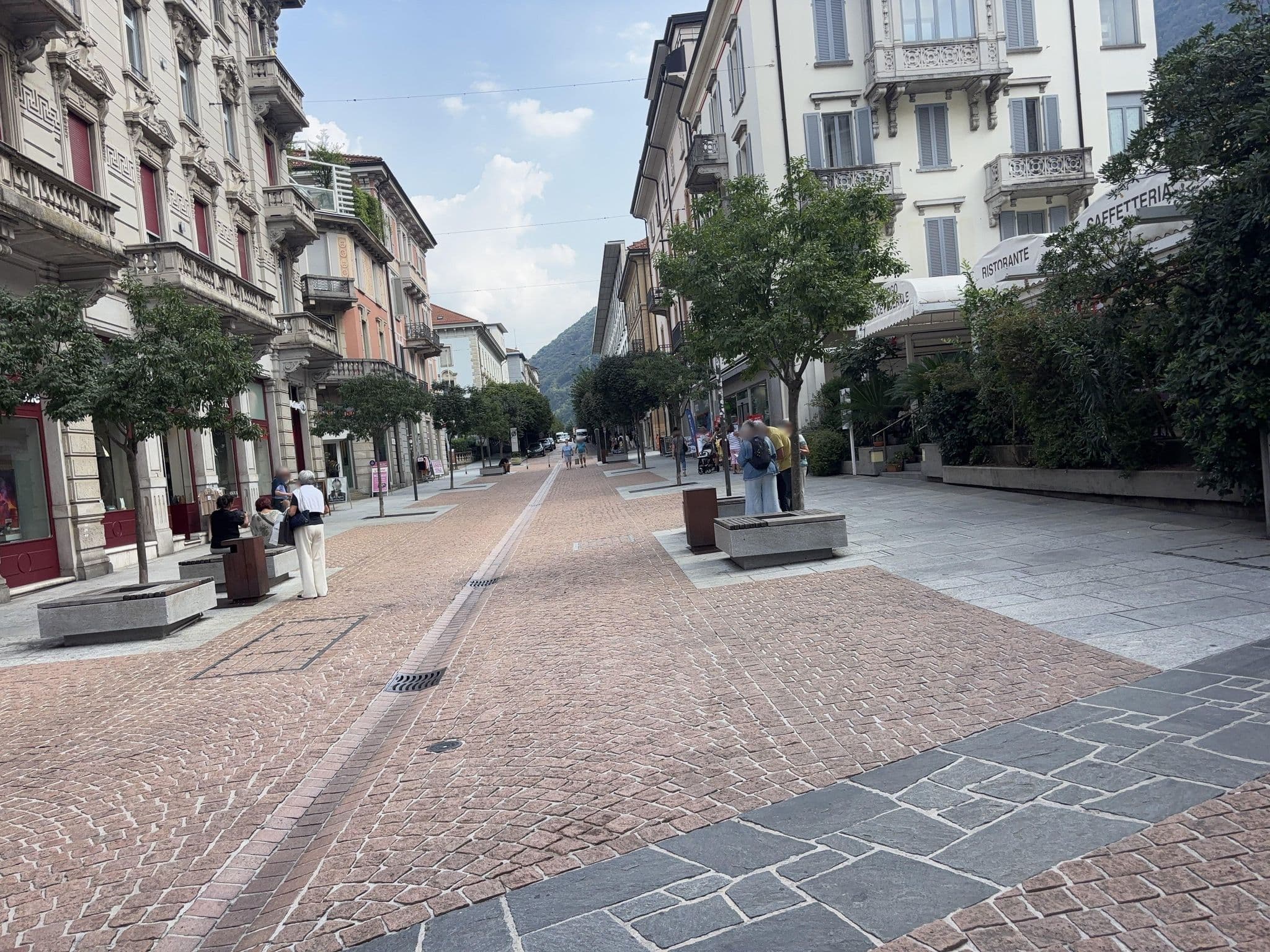 Street view near Ristorante Albergo Croce Federale, Bellinzona — © robot8a (CC BY-SA · Mapillary)