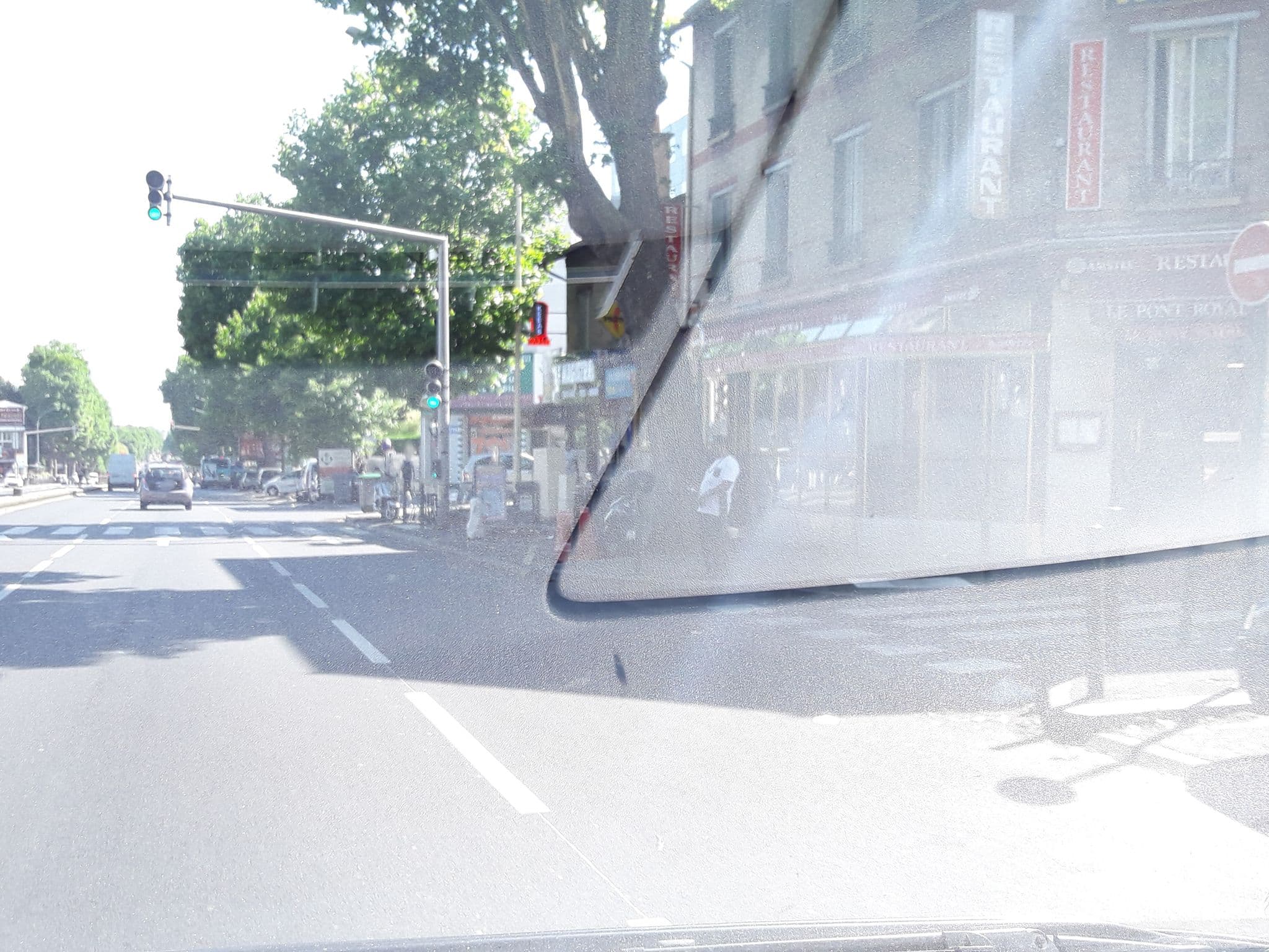 Street view near Bar Restaurant Le Pont Royal Hotel, Bagneux — © marcussacapuces91 (CC BY-SA · Mapillary)